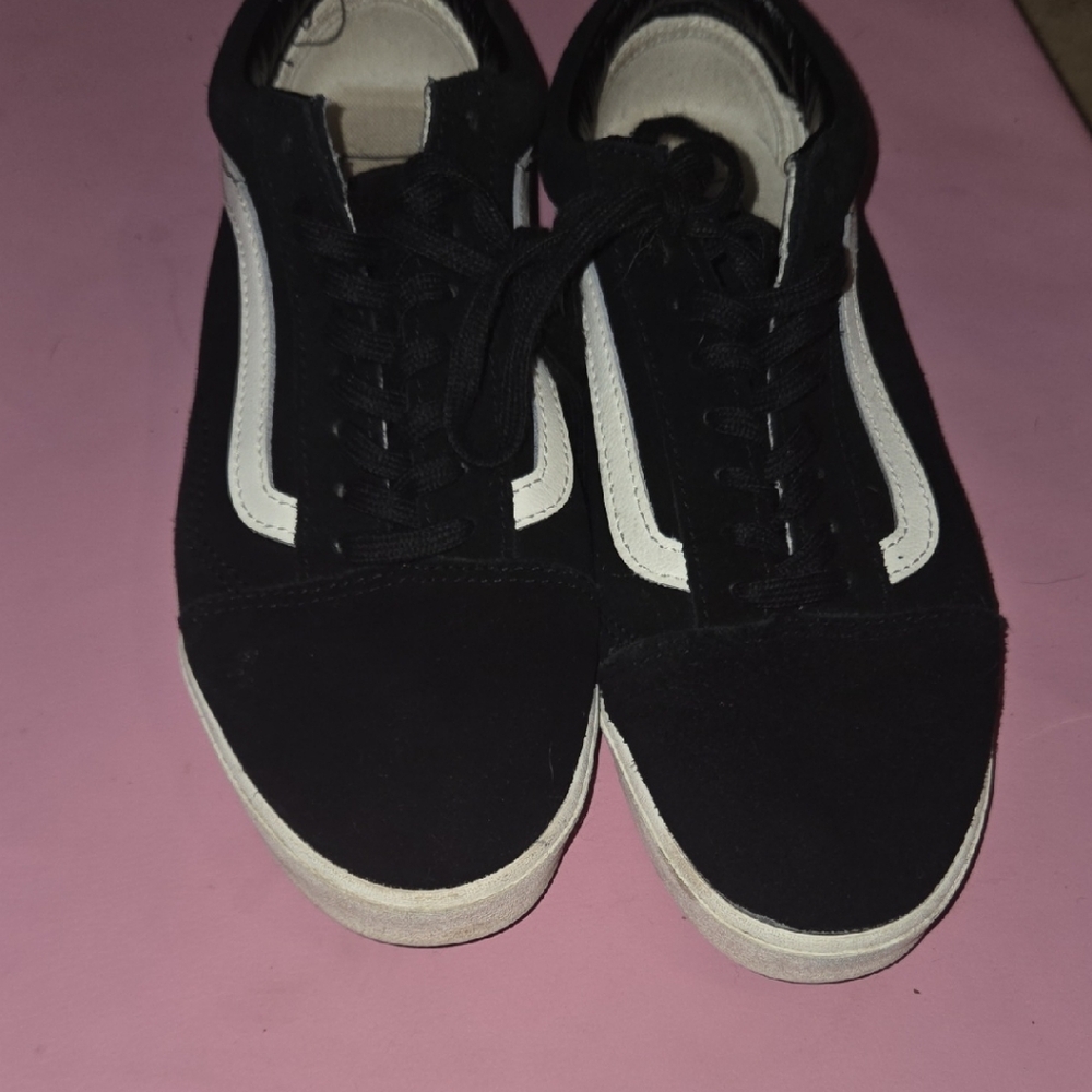 Vans Black Low-Top Skate Sneakers with White Side Stripe 9W 7.5M